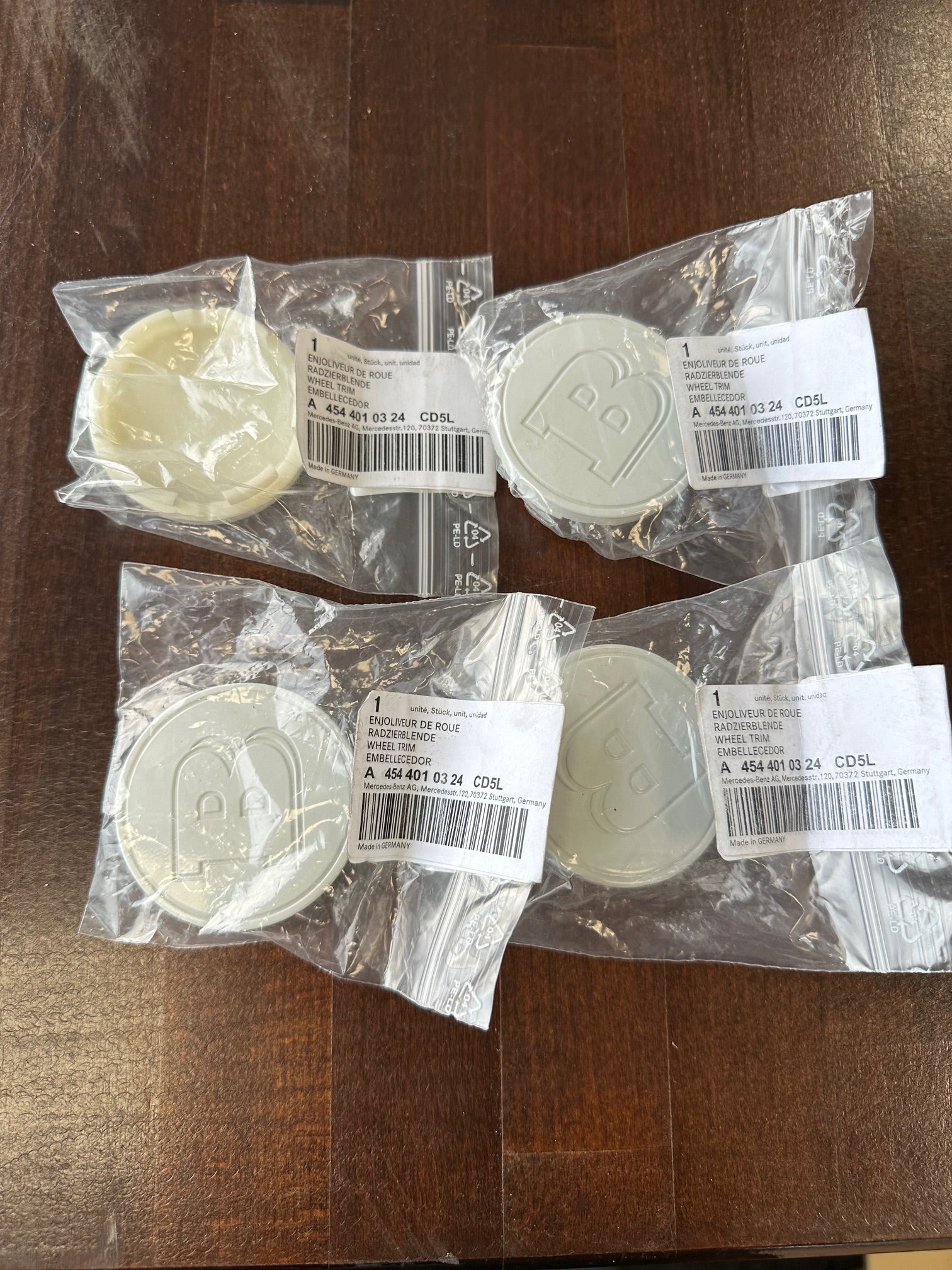 Brabus Smart 450/451/452/454 Satz Nabendeckel -Metall White 
